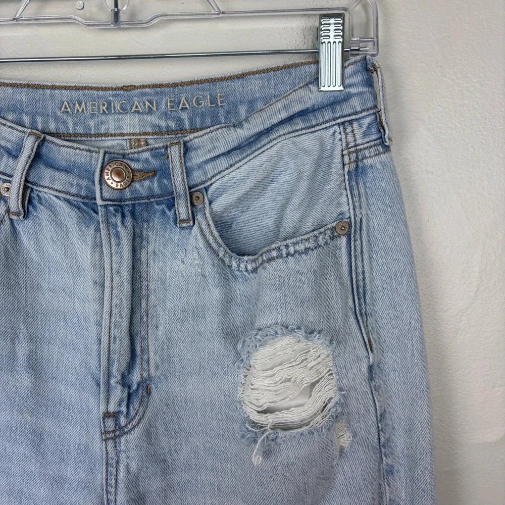 American Eagle Highest Rise 90s Boyfriend Jeans Light Wash Distressed Size 8